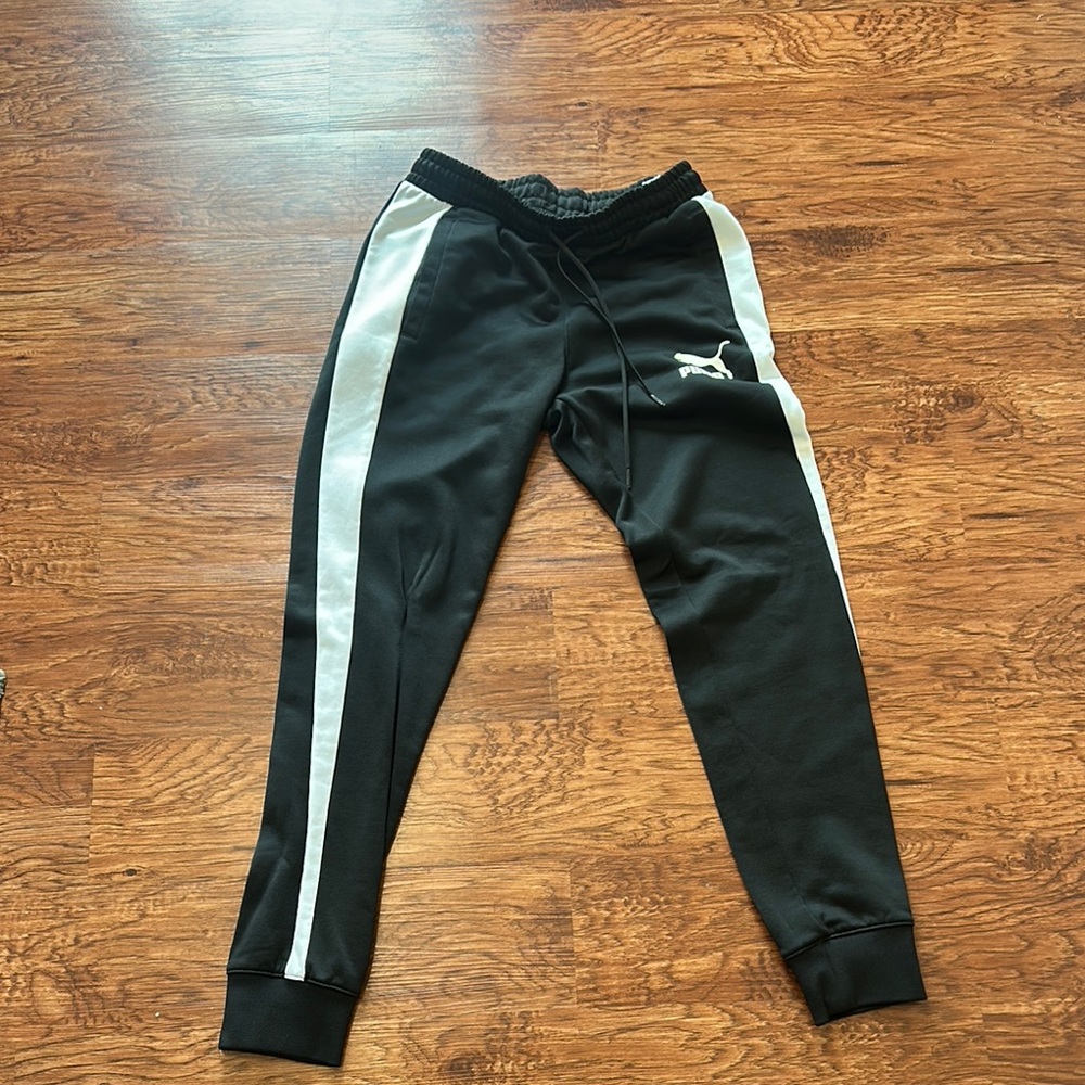 Black and White Tapered Sweatpants with Elastic Cuffs